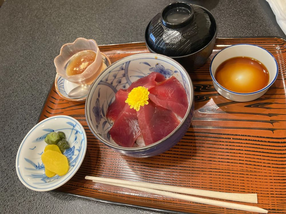 まぐろ丼